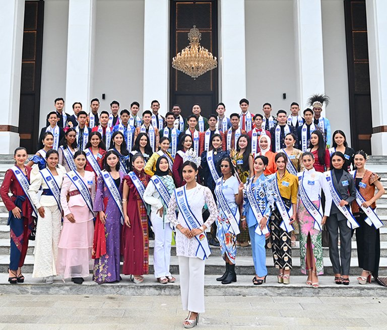EL JOHN Pageants