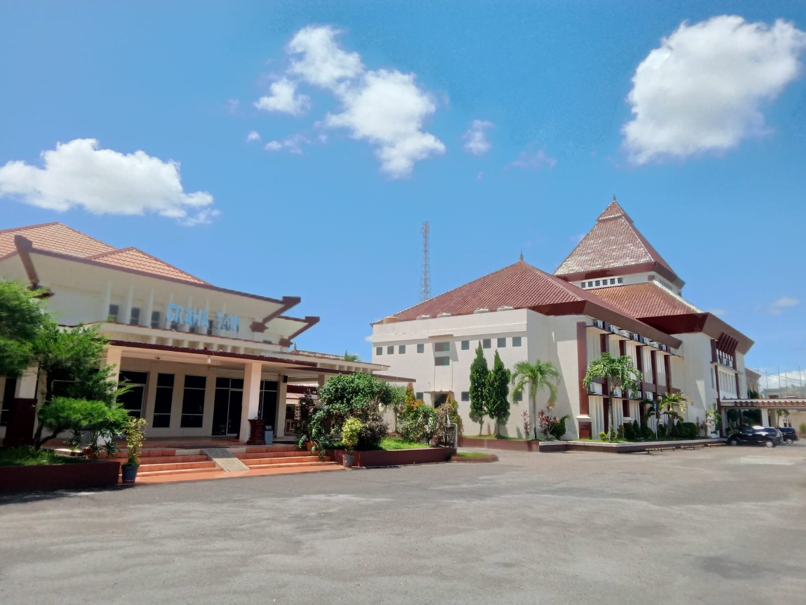 EL JOHN Hotel